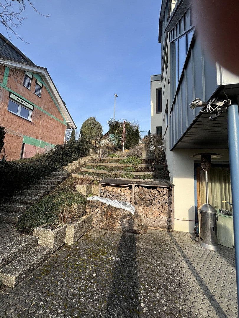 Predaj domu 350 m², pozemok 766 m², Kickelsberg 17, Bad Camberg, Hesensko Predaj domu 350 m², pozemok 766 m², Kickelsberg 17, Bad Camberg, Hesensko