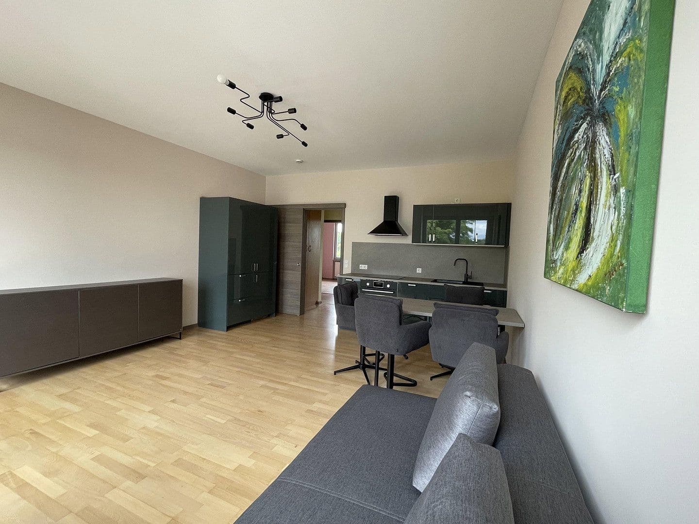 Prenájom bytu 3-izbový 67 m², Tschudistraße 8, Potsdam, Brandenbursko Prenájom bytu 3-izbový 67 m², Tschudistraße 8, Potsdam, Brandenbursko