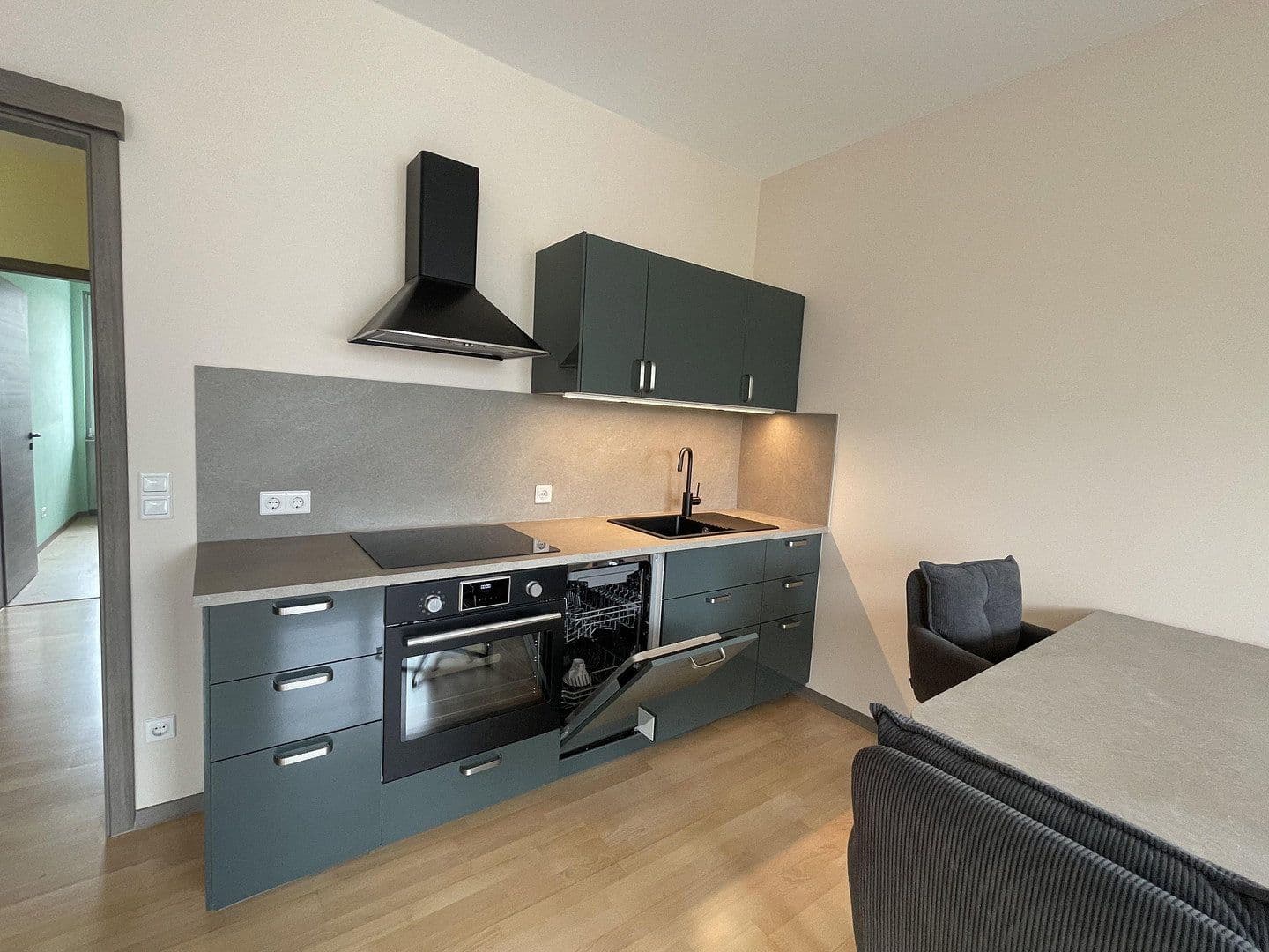 Prenájom bytu 3-izbový 67 m², Tschudistraße 8, Potsdam, Brandenbursko Prenájom bytu 3-izbový 67 m², Tschudistraße 8, Potsdam, Brandenbursko