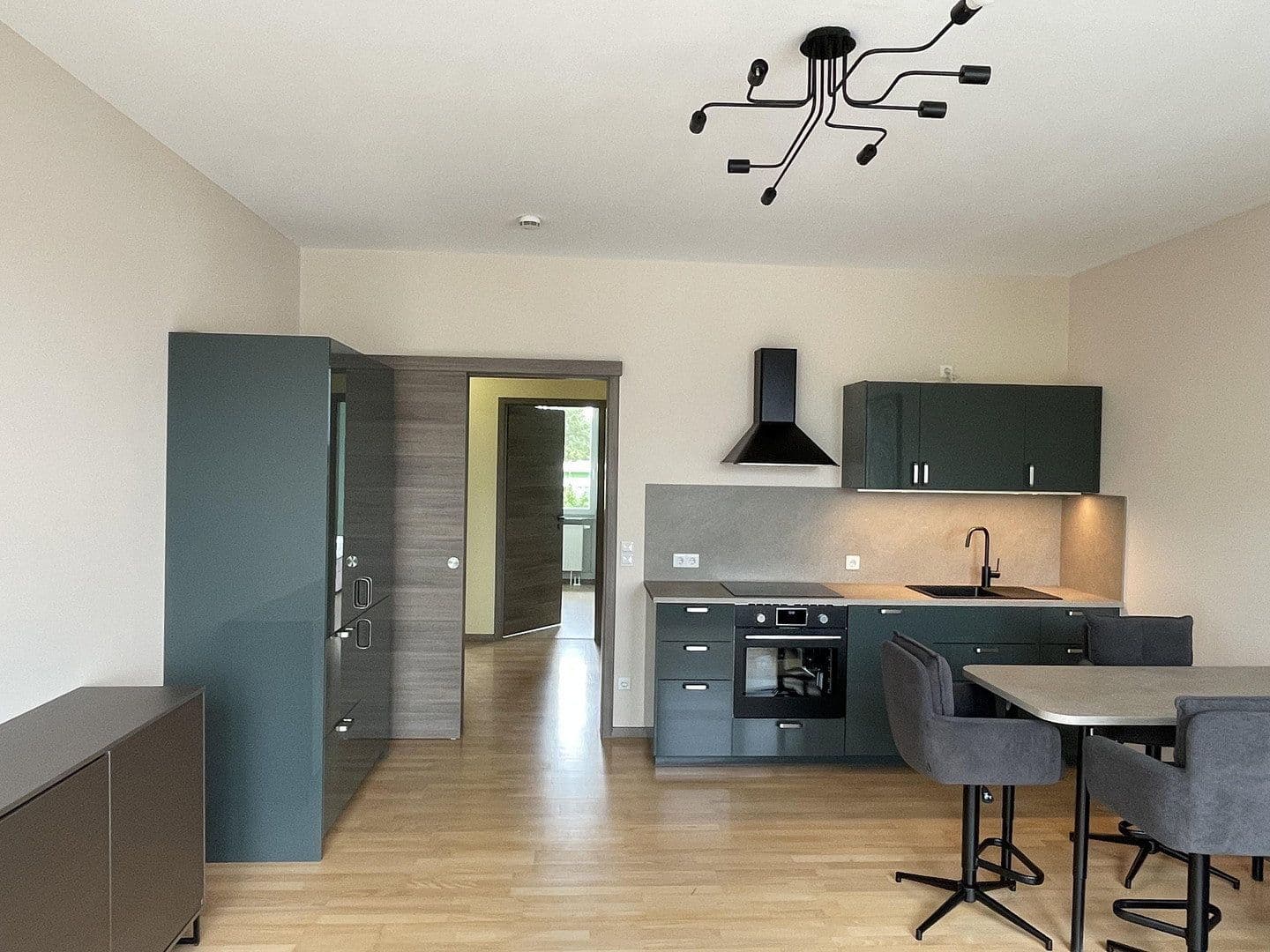 Prenájom bytu 3-izbový 67 m², Tschudistraße 8, Potsdam, Brandenbursko Prenájom bytu 3-izbový 67 m², Tschudistraße 8, Potsdam, Brandenbursko