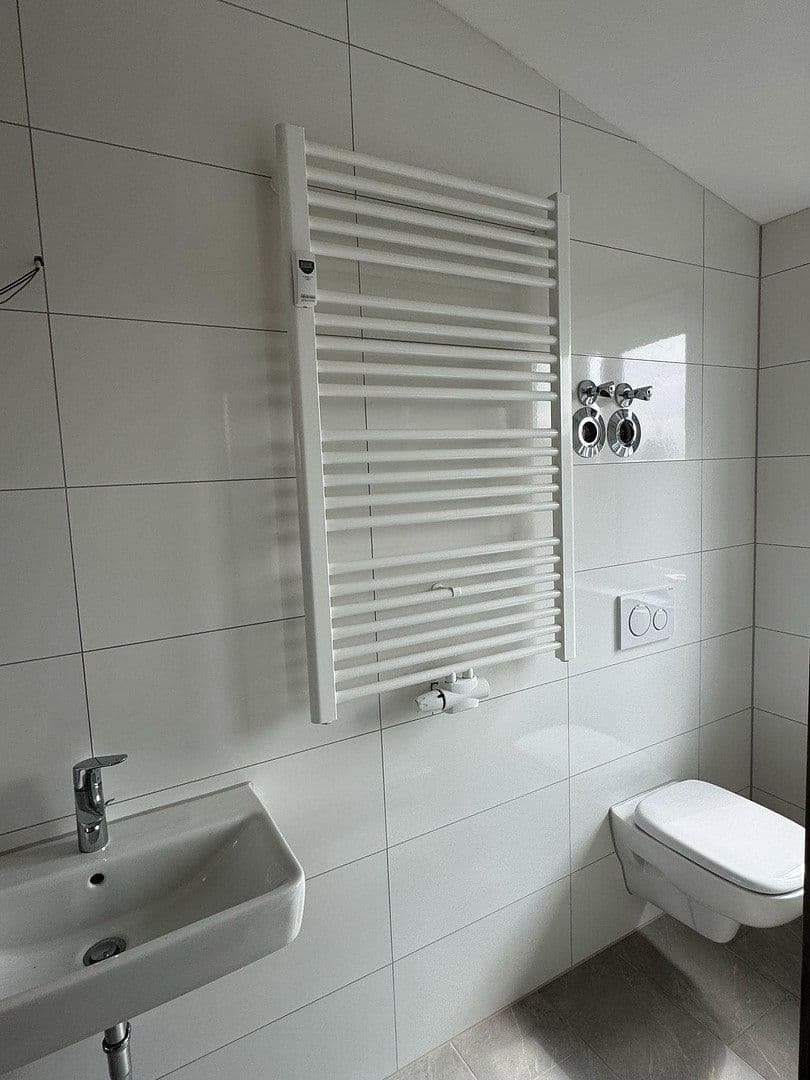Prenájom bytu 3-izbový 72 m², Karlsruhe, Bádensko-Wurttembersko Prenájom bytu 3-izbový 72 m², Karlsruhe, Bádensko-Wurttembersko