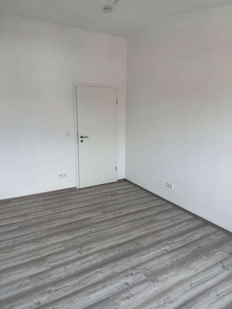 Prenájom bytu 3-izbový 72 m², Karlsruhe, Bádensko-Wurttembersko Prenájom bytu 3-izbový 72 m², Karlsruhe, Bádensko-Wurttembersko