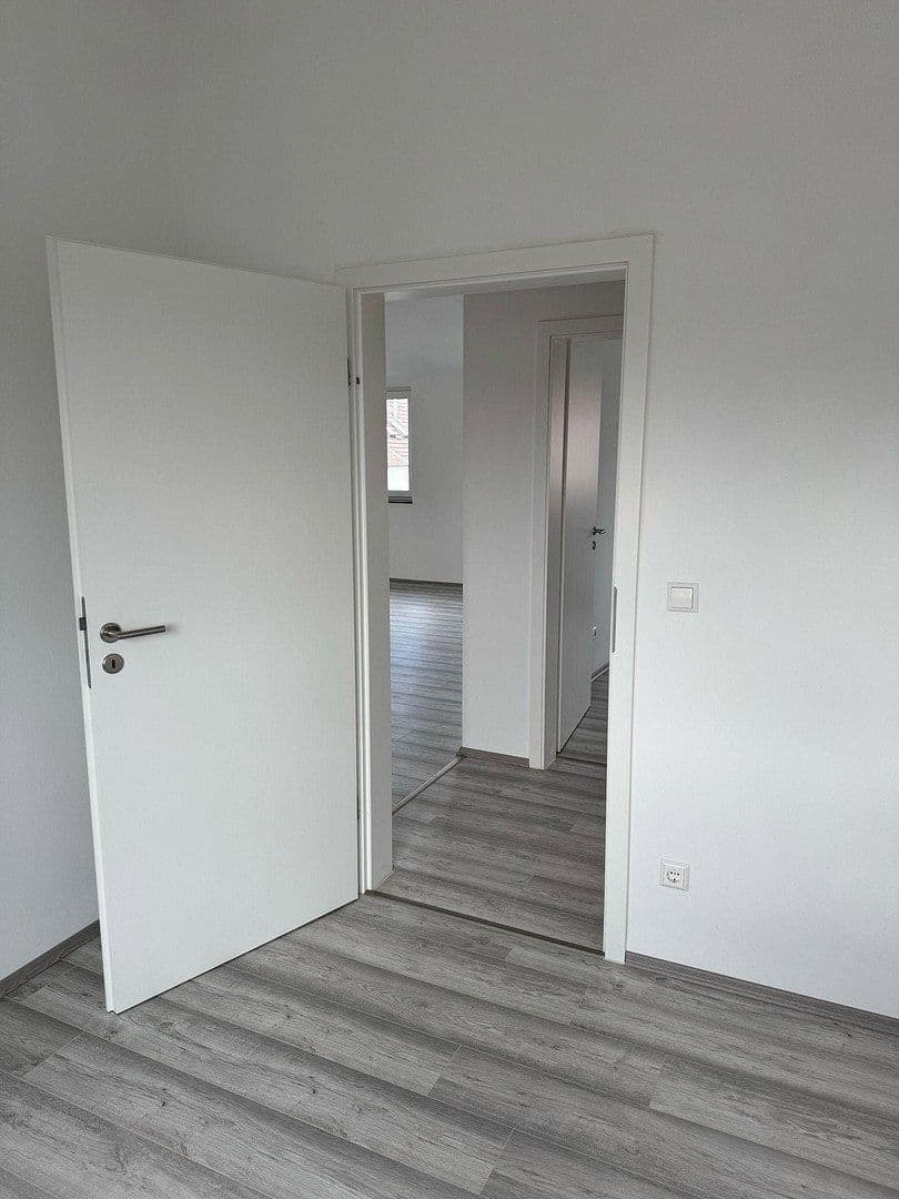 Prenájom bytu 3-izbový 72 m², Karlsruhe, Bádensko-Wurttembersko Prenájom bytu 3-izbový 72 m², Karlsruhe, Bádensko-Wurttembersko