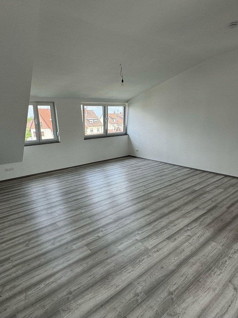 Prenájom bytu 3-izbový 72 m², Karlsruhe, Bádensko-Wurttembersko Prenájom bytu 3-izbový 72 m², Karlsruhe, Bádensko-Wurttembersko