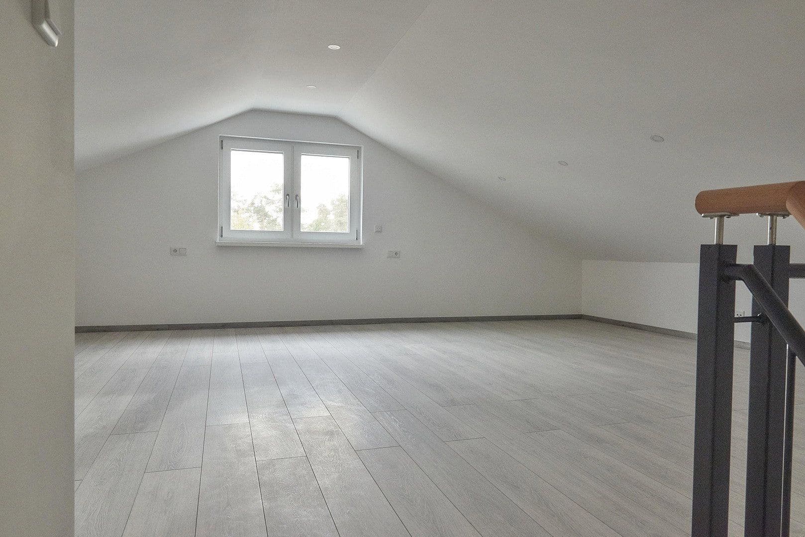 Prenájom domu 145 m², pozemok 269 m², Feucht, Bavorsko Prenájom domu 145 m², pozemok 269 m², Feucht, Bavorsko