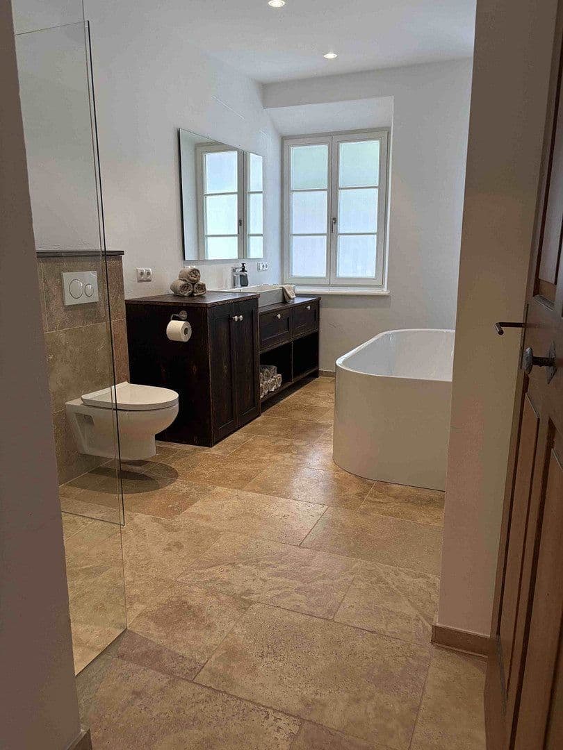 Prenájom bytu 2-izbový 114 m², Dorfstraße, Kiefersfelden, Bavorsko Prenájom bytu 2-izbový 114 m², Dorfstraße, Kiefersfelden, Bavorsko