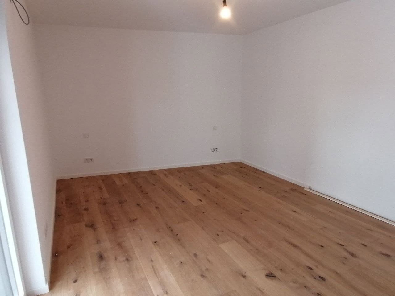 Prenájom bytu 4-izbový 129 m², München, Bavorsko Prenájom bytu 4-izbový 129 m², München, Bavorsko
