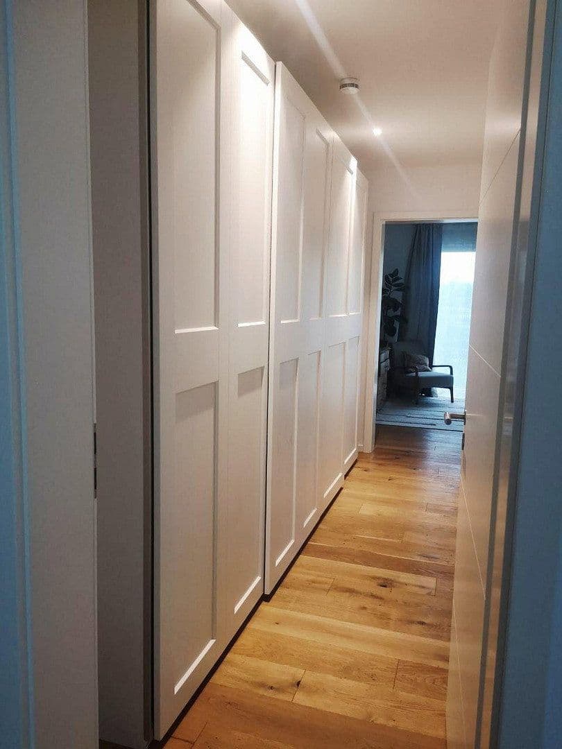 Prenájom bytu 4-izbový 129 m², München, Bavorsko Prenájom bytu 4-izbový 129 m², München, Bavorsko