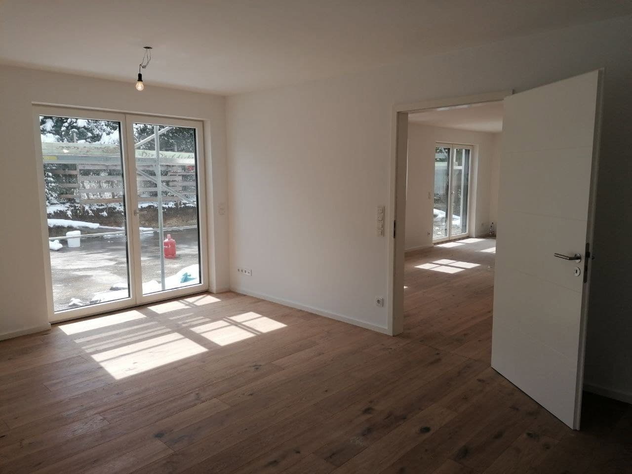 Prenájom bytu 4-izbový 129 m², München, Bavorsko Prenájom bytu 4-izbový 129 m², München, Bavorsko