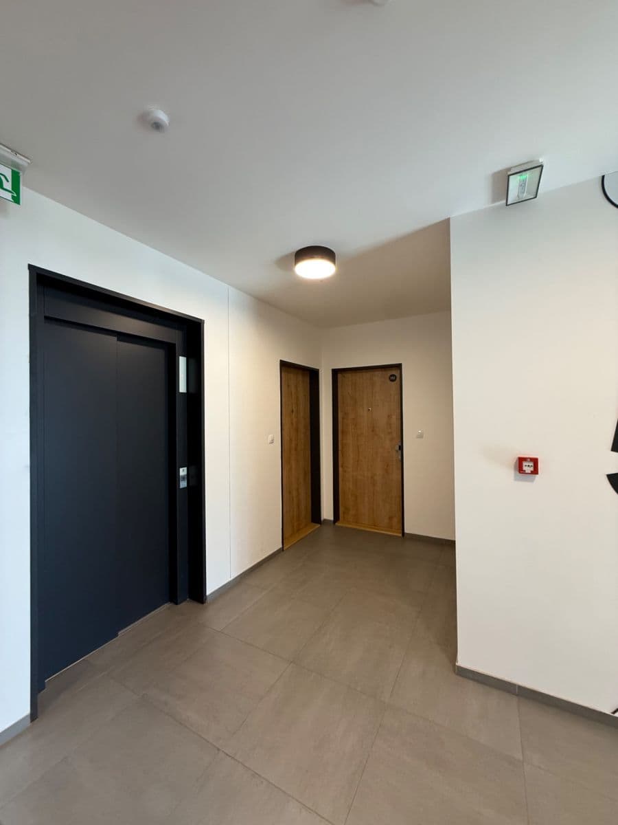 Prenájom bytu 2-izbový 50 m², Zlochova, Praha, Praha Prenájom bytu 2-izbový 50 m², Zlochova, Praha, Praha