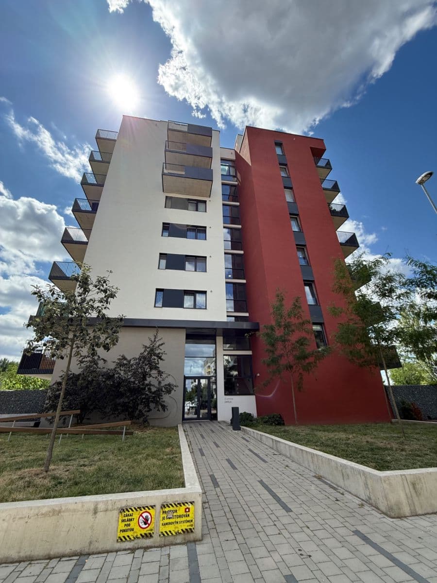 Prenájom bytu 2-izbový 50 m², Zlochova, Praha, Praha Prenájom bytu 2-izbový 50 m², Zlochova, Praha, Praha