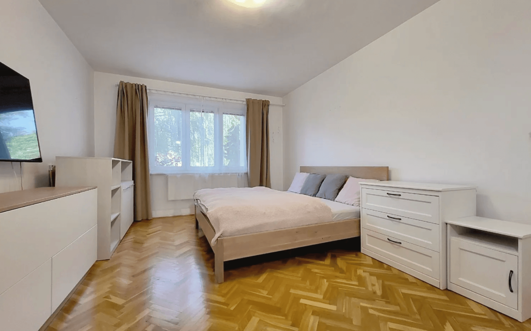 Prenájom bytu 3-izbový 102 m², Školní, Kuřim, Jihomoravský kraj Prenájom bytu 3-izbový 102 m², Školní, Kuřim, Jihomoravský kraj