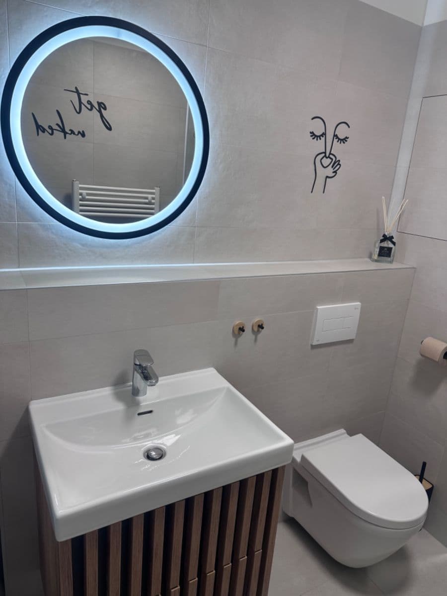 Prenájom bytu 2-izbový 40 m², Jižní náměstí, Brno, Jihomoravský kraj Prenájom bytu 2-izbový 40 m², Jižní náměstí, Brno, Jihomoravský kraj