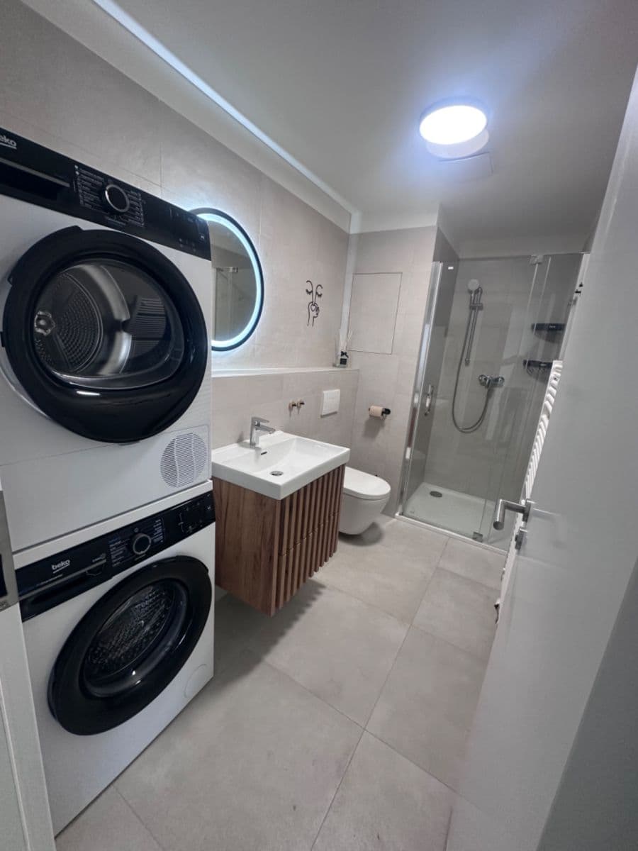 Prenájom bytu 2-izbový 40 m², Jižní náměstí, Brno, Jihomoravský kraj Prenájom bytu 2-izbový 40 m², Jižní náměstí, Brno, Jihomoravský kraj