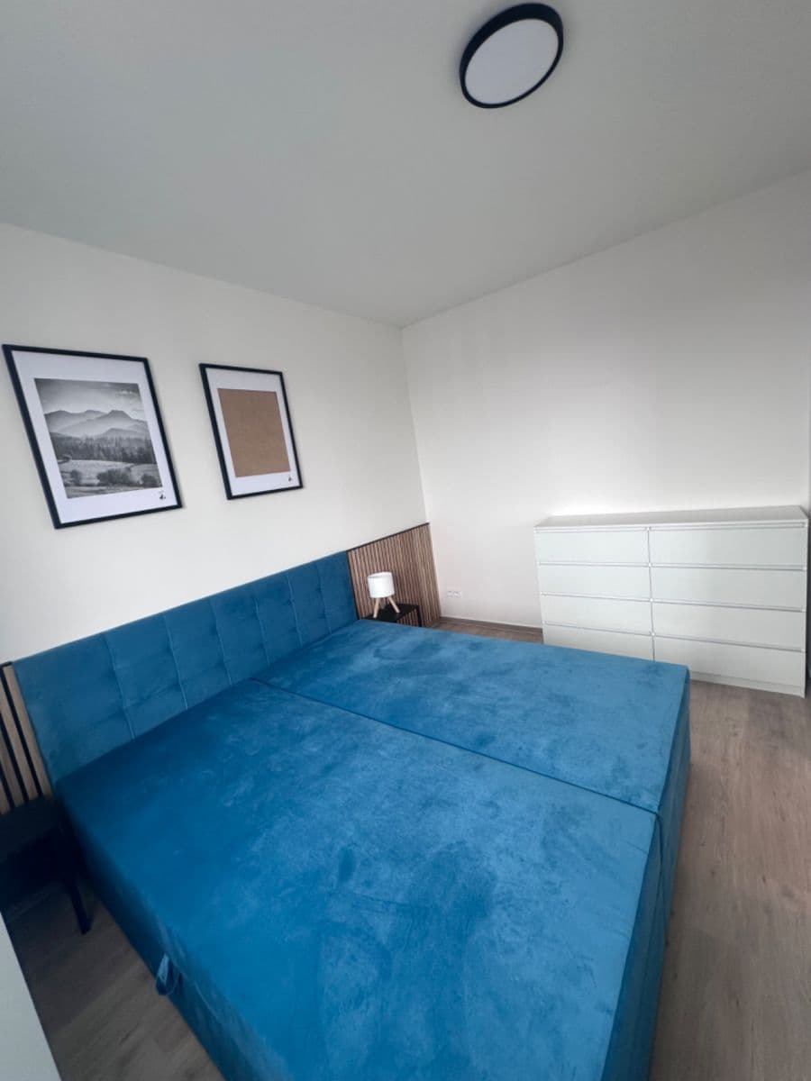 Prenájom bytu 2-izbový 40 m², Jižní náměstí, Brno, Jihomoravský kraj Prenájom bytu 2-izbový 40 m², Jižní náměstí, Brno, Jihomoravský kraj