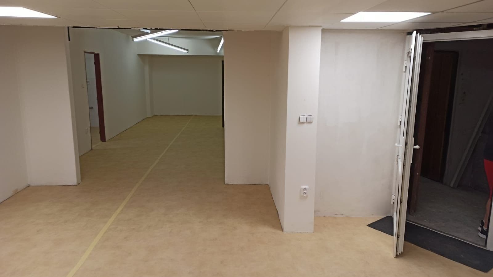 Prenájom nebytového priestoru 70 m², třída Edvarda Beneše, Hradec Králové, Královéhradecký kraj Prenájom nebytového priestoru 70 m², třída Edvarda Beneše, Hradec Králové, Královéhradecký kraj