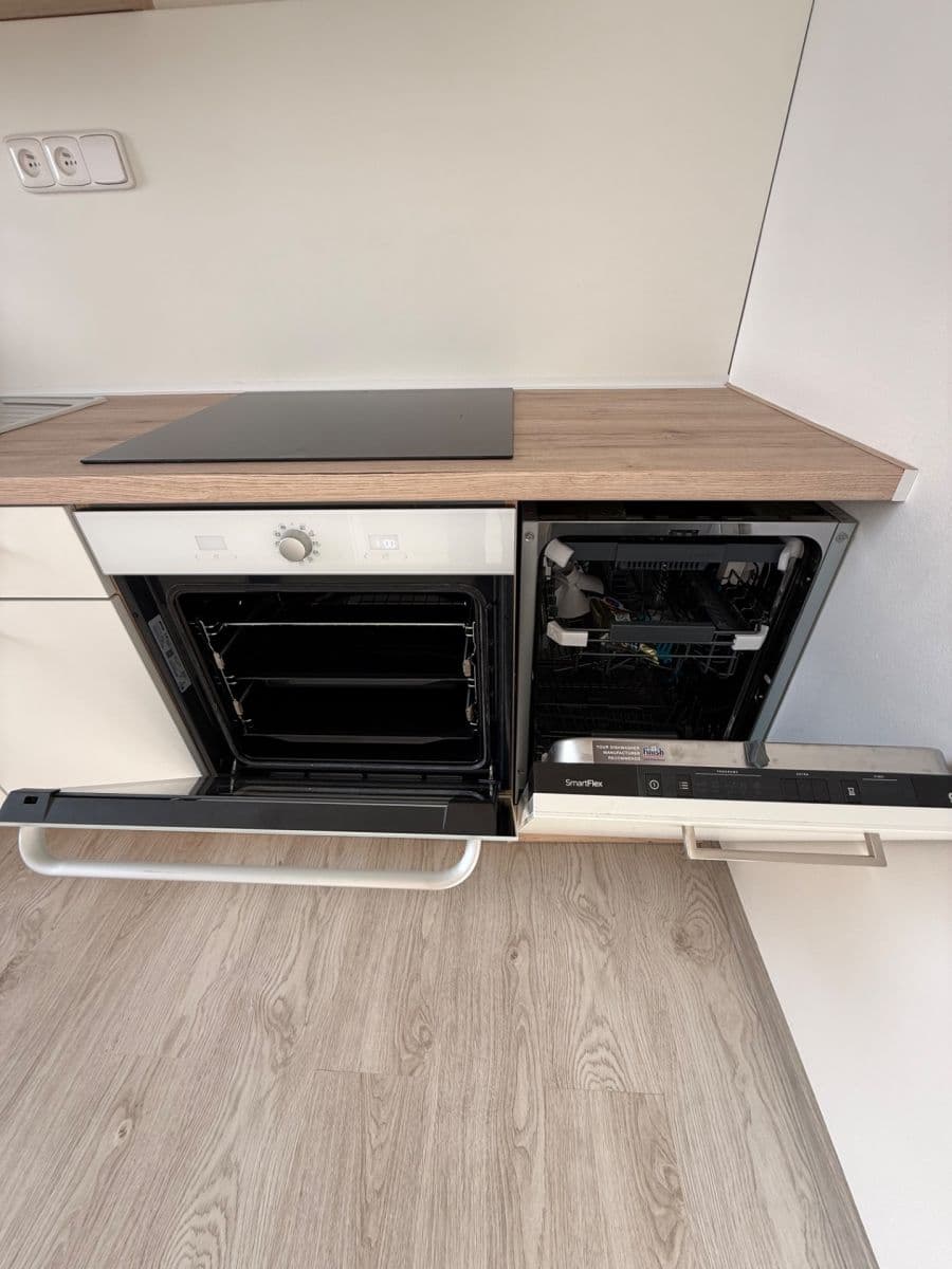 Prenájom bytu 1-izbový 33 m², Lazecká, Olomouc, Olomoucký kraj Prenájom bytu 1-izbový 33 m², Lazecká, Olomouc, Olomoucký kraj