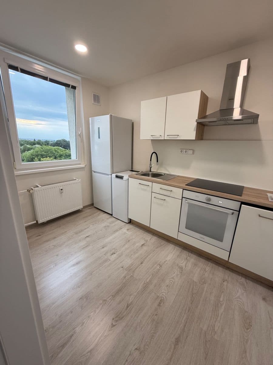 Prenájom bytu 1-izbový 33 m², Lazecká, Olomouc, Olomoucký kraj Prenájom bytu 1-izbový 33 m², Lazecká, Olomouc, Olomoucký kraj