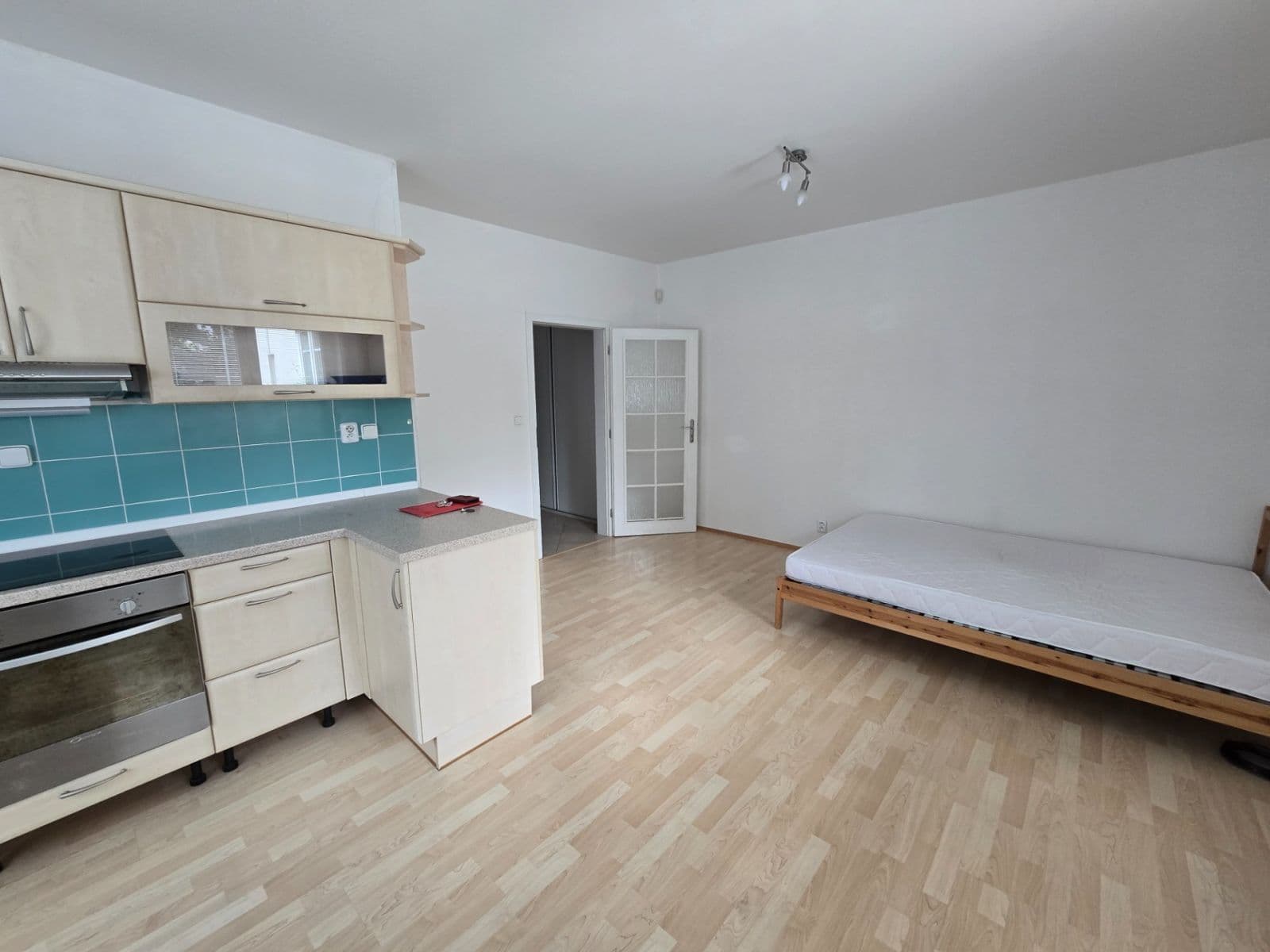 Prenájom bytu 1-izbový 33 m², Mikanova, Praha, Praha Prenájom bytu 1-izbový 33 m², Mikanova, Praha, Praha