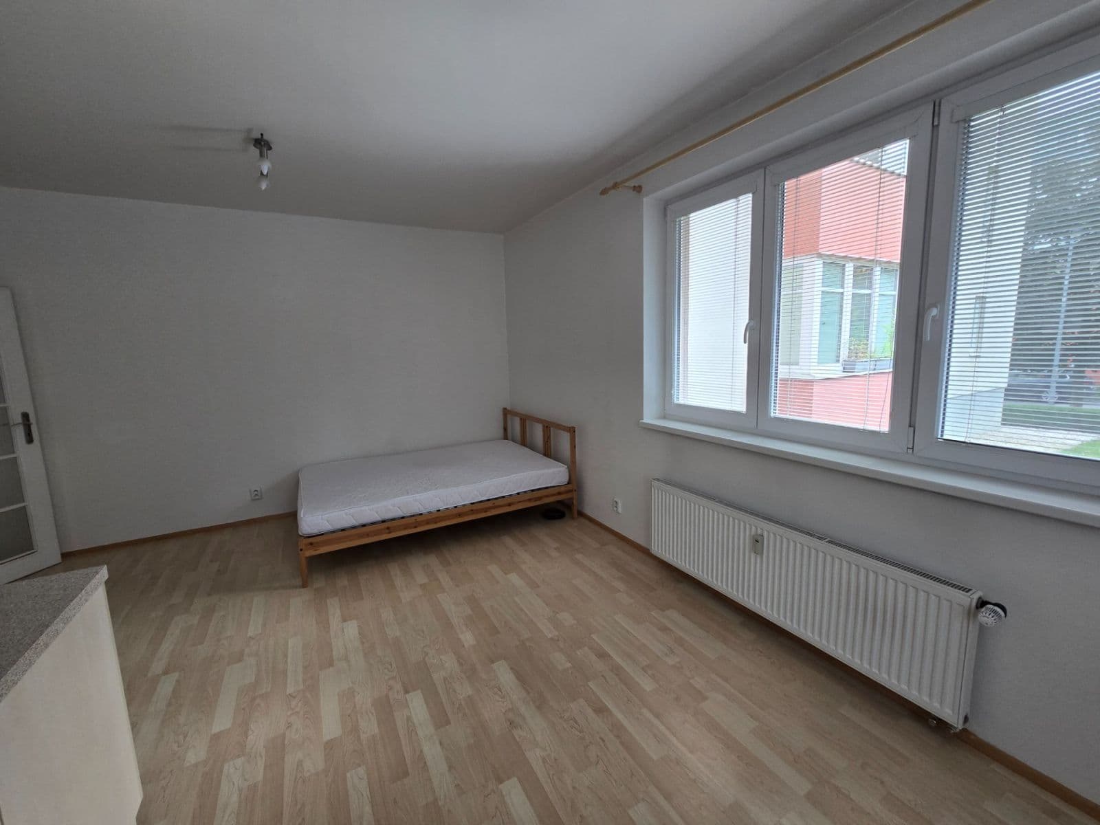 Prenájom bytu 1-izbový 33 m², Mikanova, Praha, Praha Prenájom bytu 1-izbový 33 m², Mikanova, Praha, Praha