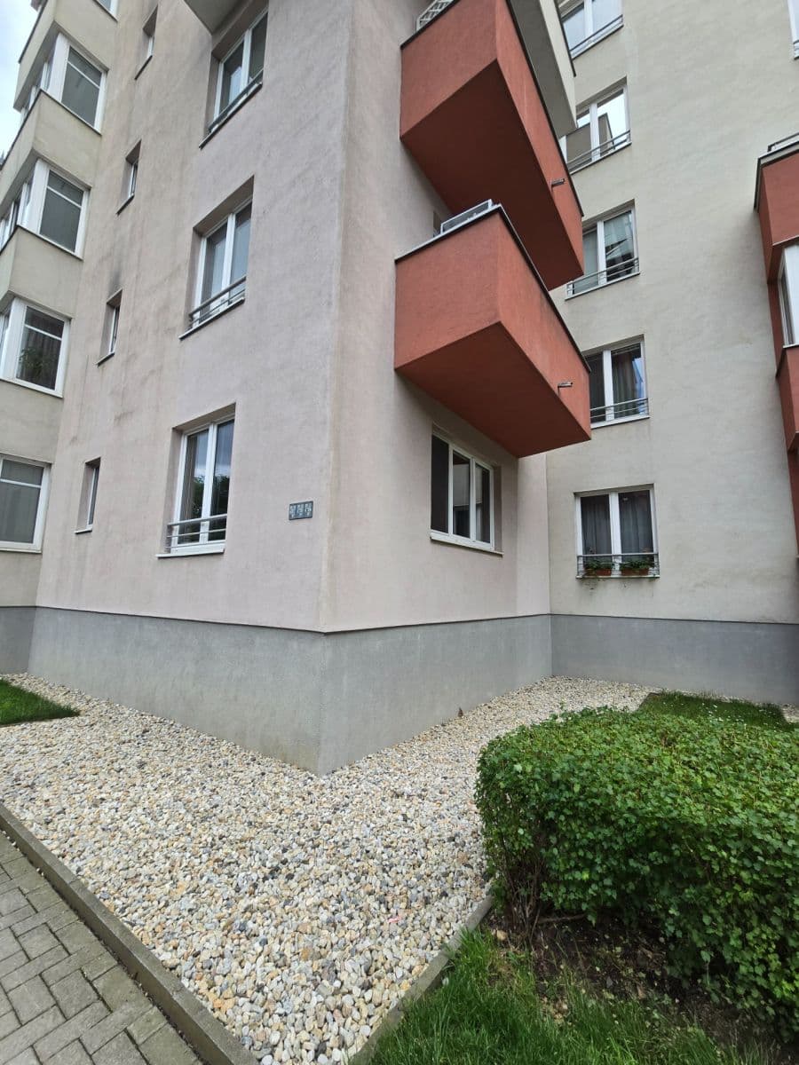 Prenájom bytu 1-izbový 33 m², Mikanova, Praha, Praha Prenájom bytu 1-izbový 33 m², Mikanova, Praha, Praha