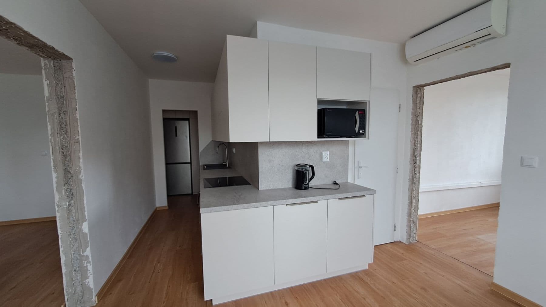 Prenájom bytu 3-izbový 72 m², Tuklatská, Praha, Praha Prenájom bytu 3-izbový 72 m², Tuklatská, Praha, Praha