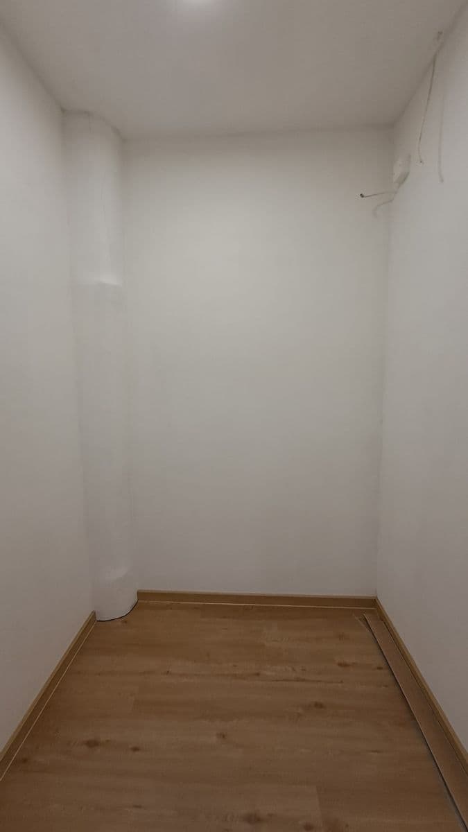Prenájom bytu 3-izbový 72 m², Tuklatská, Praha, Praha Prenájom bytu 3-izbový 72 m², Tuklatská, Praha, Praha