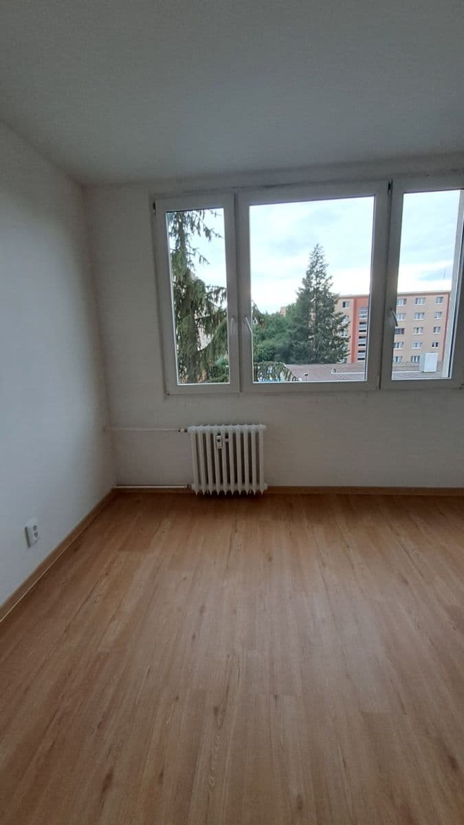 Prenájom bytu 3-izbový 72 m², Tuklatská, Praha, Praha Prenájom bytu 3-izbový 72 m², Tuklatská, Praha, Praha