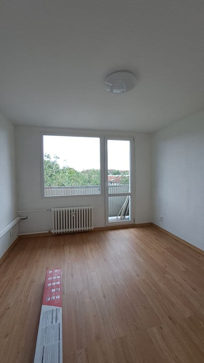 Prenájom bytu 3-izbový 72 m², Tuklatská, Praha, Praha Prenájom bytu 3-izbový 72 m², Tuklatská, Praha, Praha