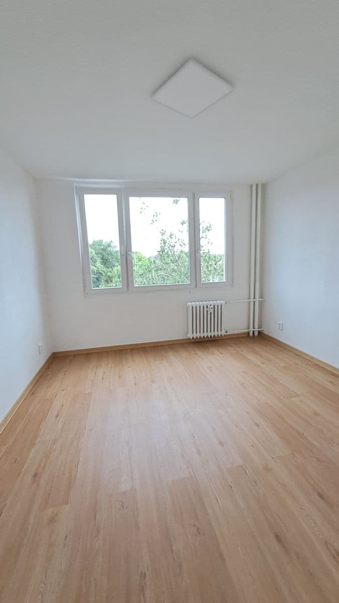 Prenájom bytu 3-izbový 72 m², Tuklatská, Praha, Praha Prenájom bytu 3-izbový 72 m², Tuklatská, Praha, Praha