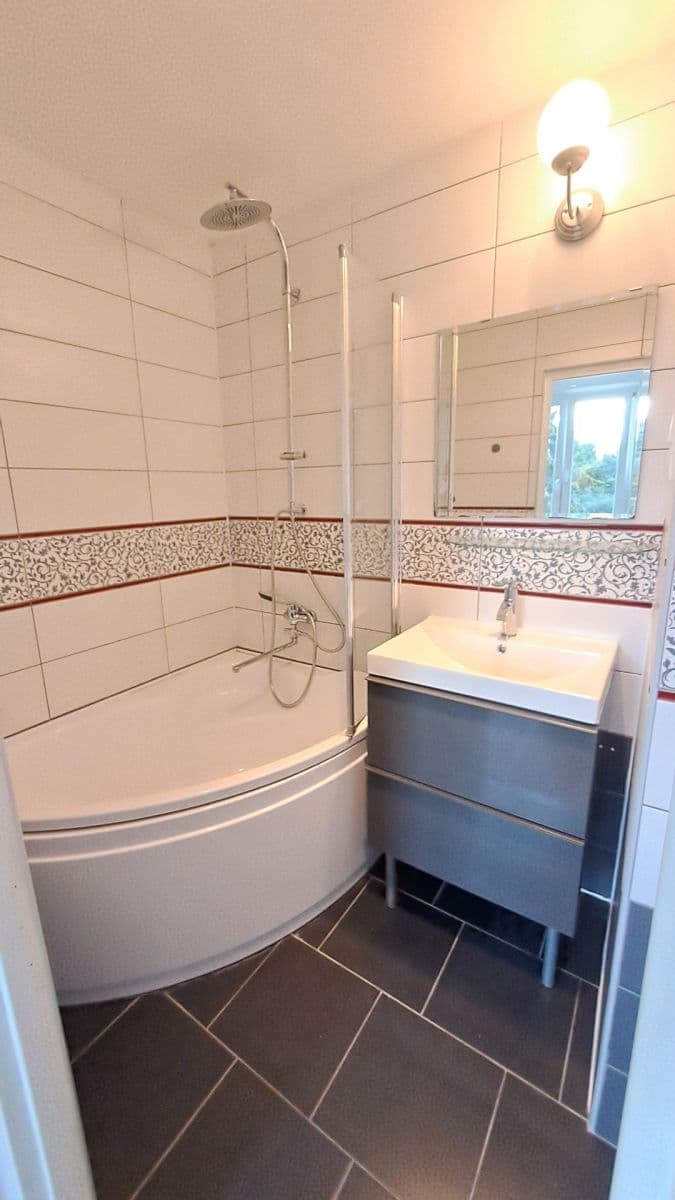 Prenájom bytu 3-izbový 72 m², Tuklatská, Praha, Praha Prenájom bytu 3-izbový 72 m², Tuklatská, Praha, Praha