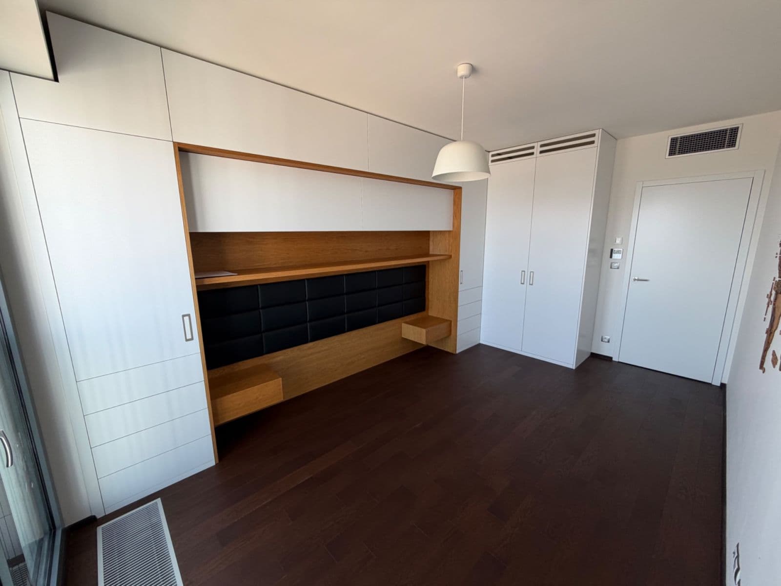 Prenájom bytu 3-izbový 83 m², Olšanská, Praha, Praha Prenájom bytu 3-izbový 83 m², Olšanská, Praha, Praha