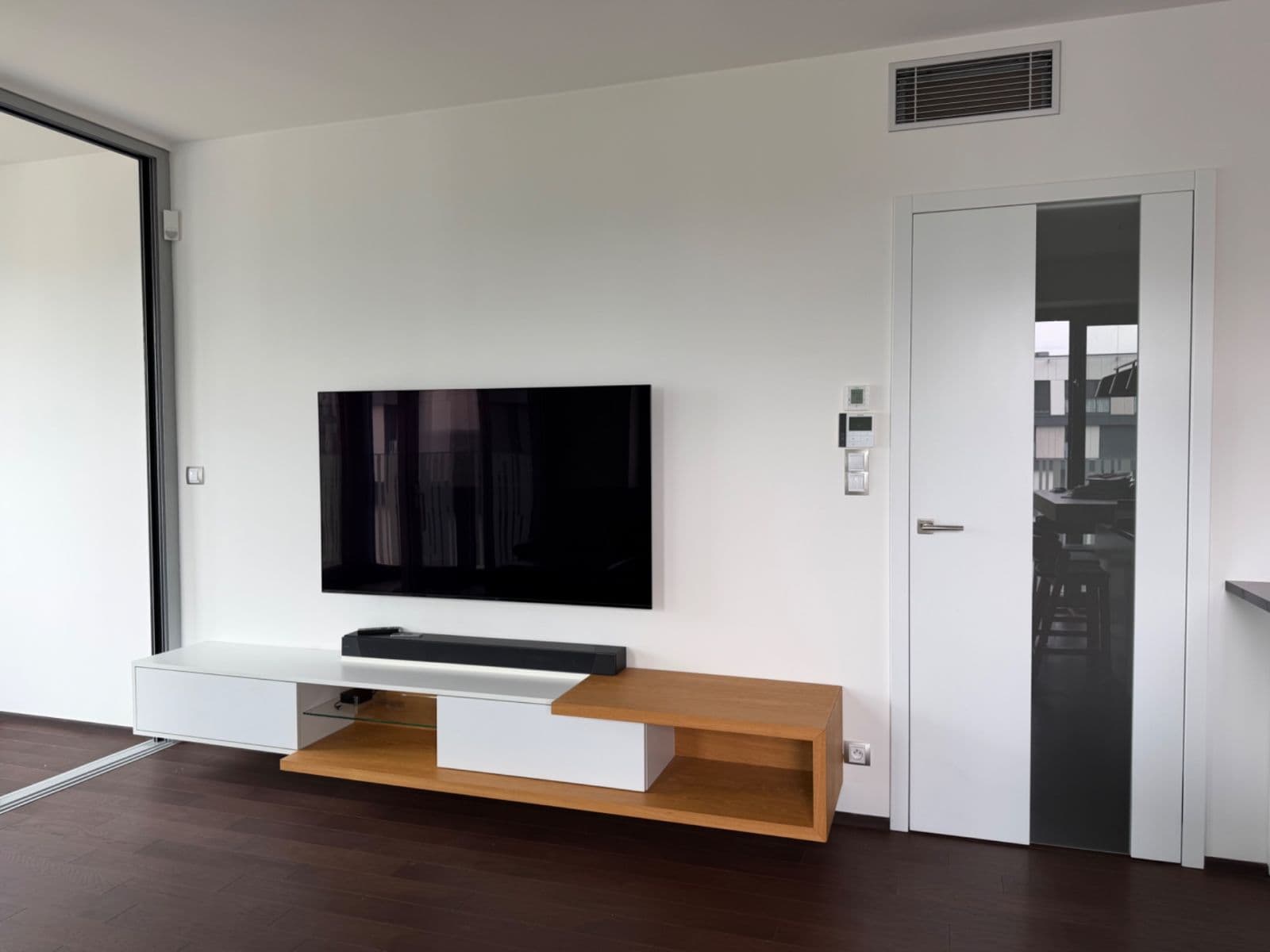Prenájom bytu 3-izbový 83 m², Olšanská, Praha, Praha Prenájom bytu 3-izbový 83 m², Olšanská, Praha, Praha