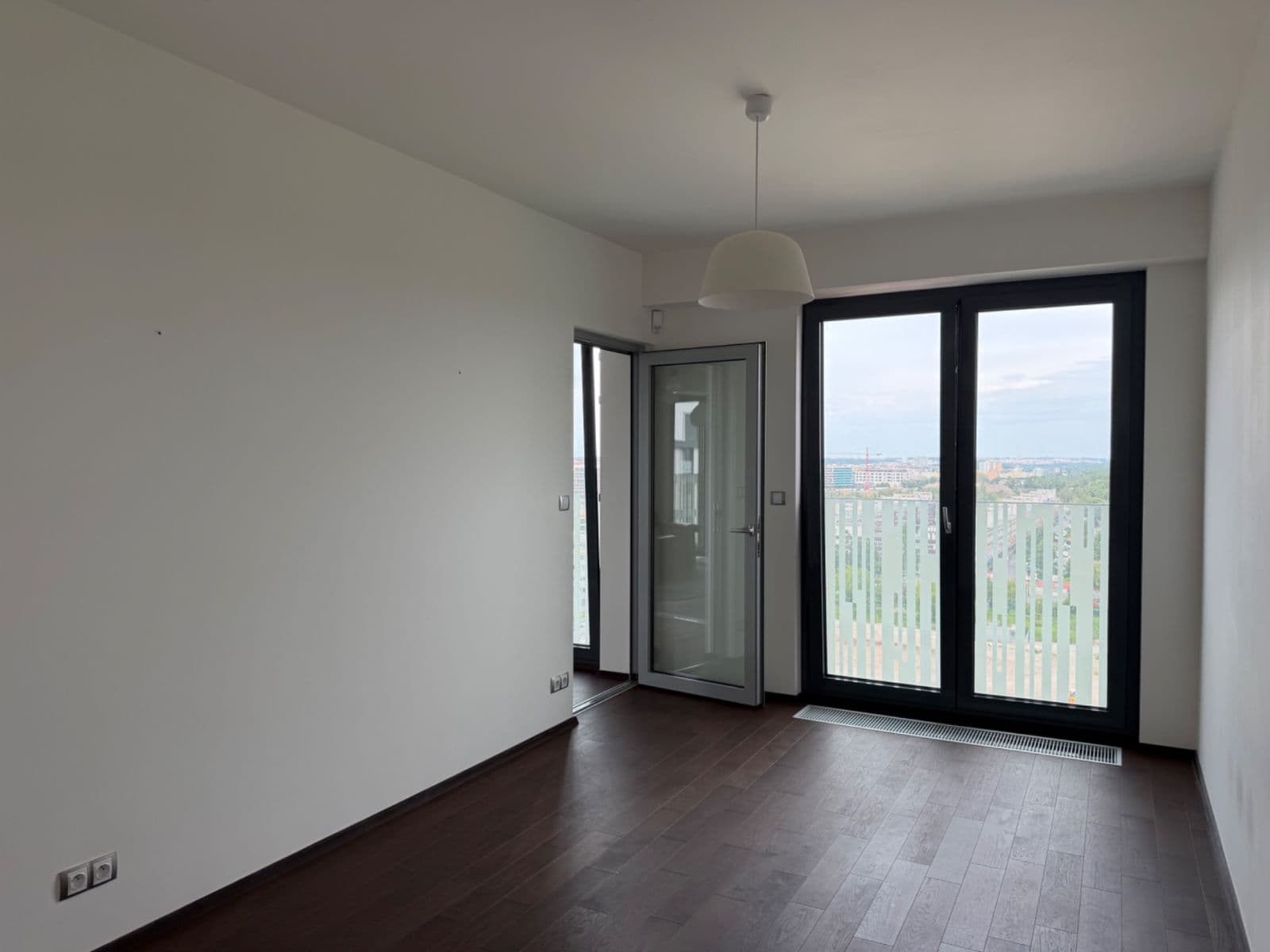 Prenájom bytu 3-izbový 83 m², Olšanská, Praha, Praha Prenájom bytu 3-izbový 83 m², Olšanská, Praha, Praha
