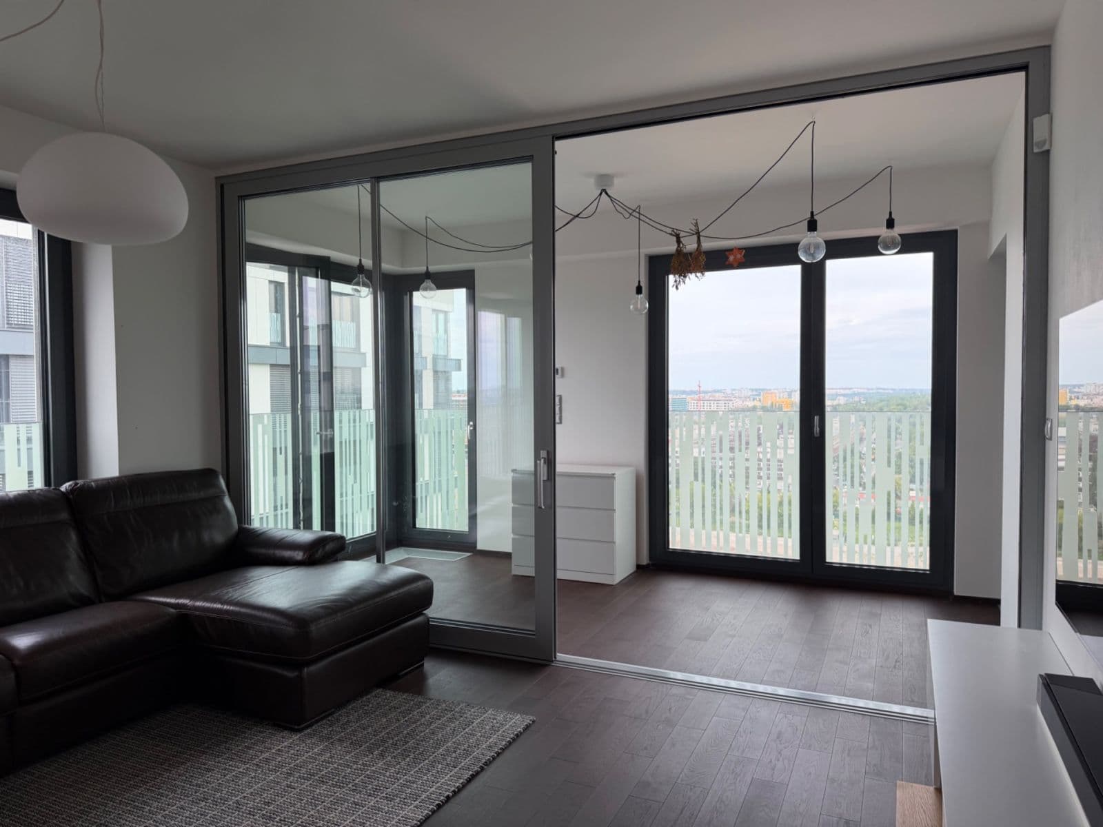 Prenájom bytu 3-izbový 83 m², Olšanská, Praha, Praha Prenájom bytu 3-izbový 83 m², Olšanská, Praha, Praha