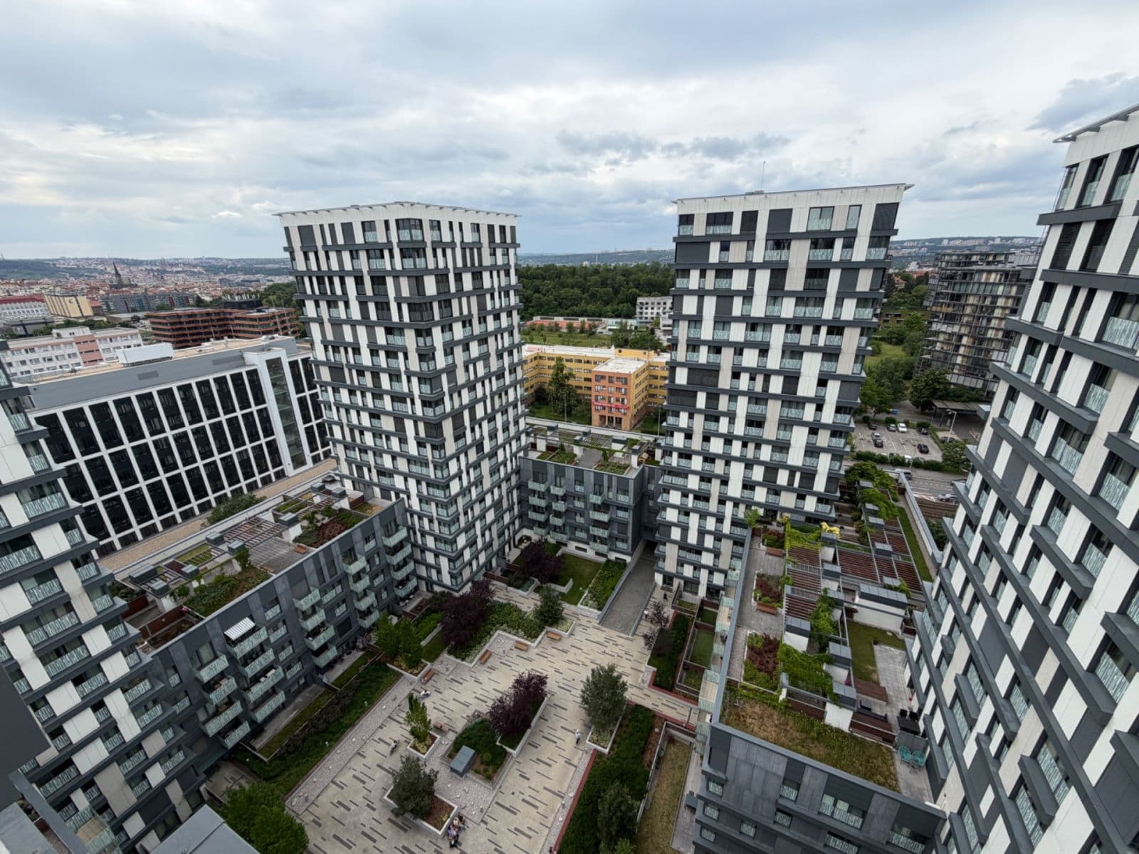 Prenájom bytu 3-izbový 83 m², Olšanská, Praha, Praha Prenájom bytu 3-izbový 83 m², Olšanská, Praha, Praha