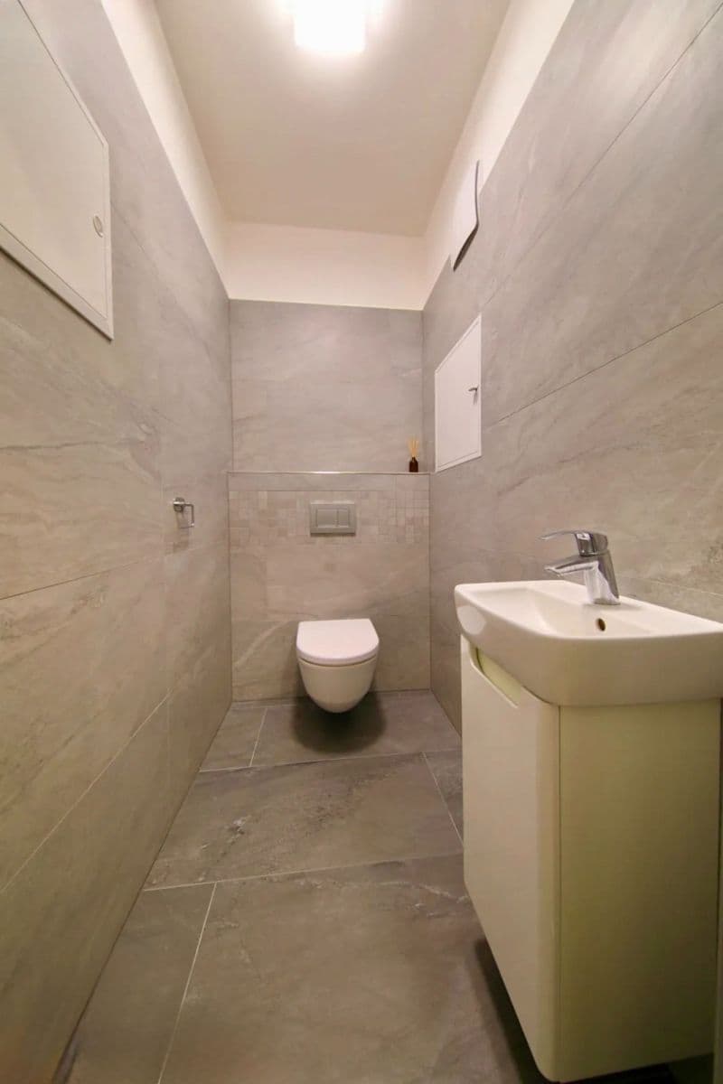 Prenájom bytu 2-izbový 69 m², Na Výhledech, Plzeň, Plzeňský kraj Prenájom bytu 2-izbový 69 m², Na Výhledech, Plzeň, Plzeňský kraj