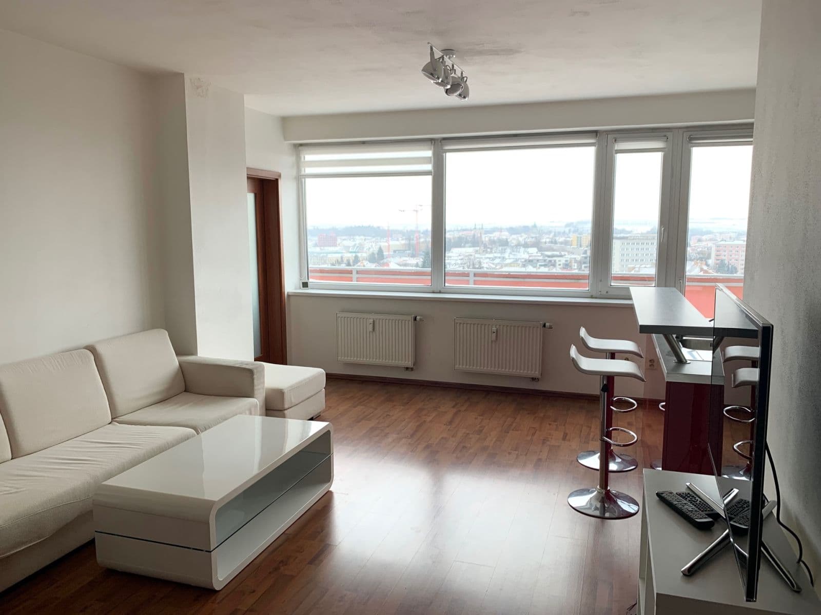 Prenájom bytu 2-izbový 51 m², Dr. Jiřího Procházky, Jihlava, Kraj Vysočina Prenájom bytu 2-izbový 51 m², Dr. Jiřího Procházky, Jihlava, Kraj Vysočina