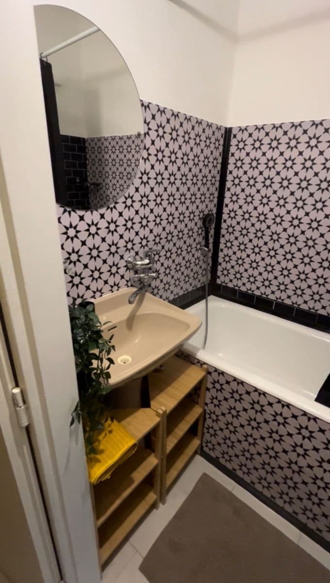Prenájom bytu 2-izbový 54 m², Poděbradská, Praha, Praha Prenájom bytu 2-izbový 54 m², Poděbradská, Praha, Praha