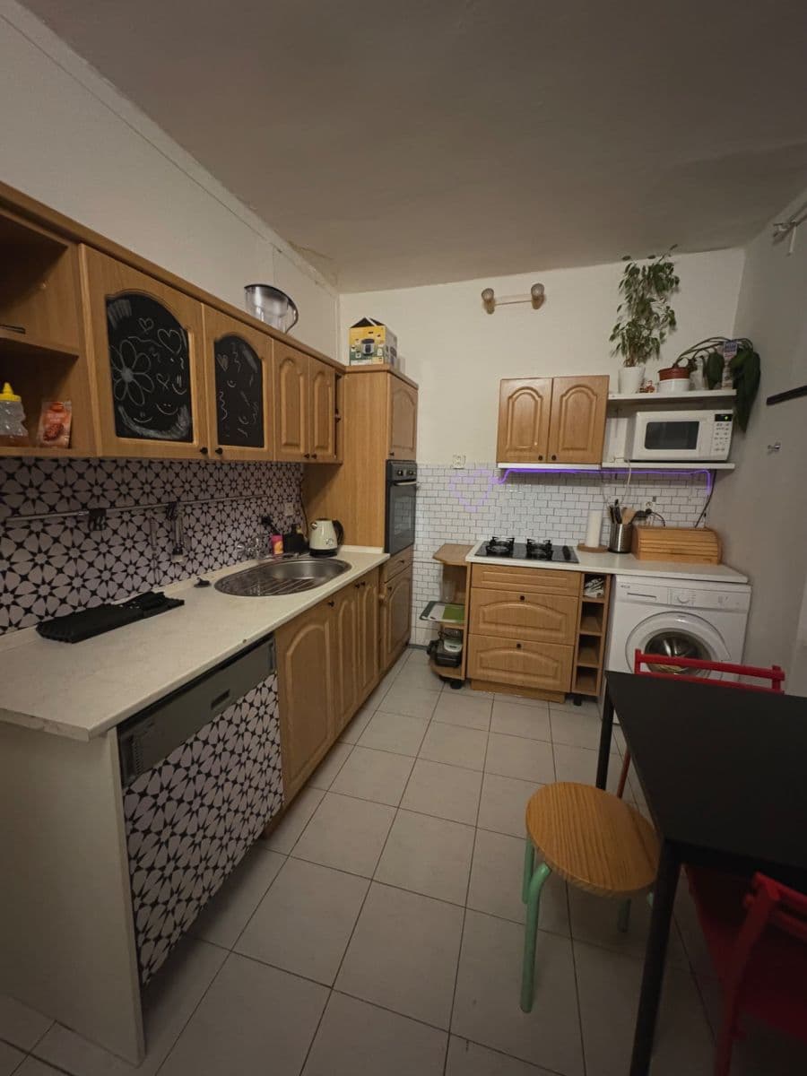 Prenájom bytu 2-izbový 54 m², Poděbradská, Praha, Praha Prenájom bytu 2-izbový 54 m², Poděbradská, Praha, Praha