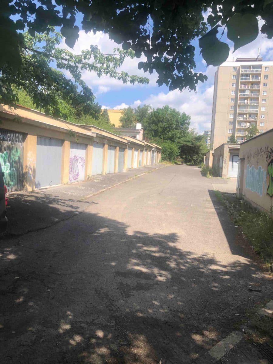 Predaj garáže 18 m², V Úžlabině, Praha, Praha Predaj garáže 18 m², V Úžlabině, Praha, Praha