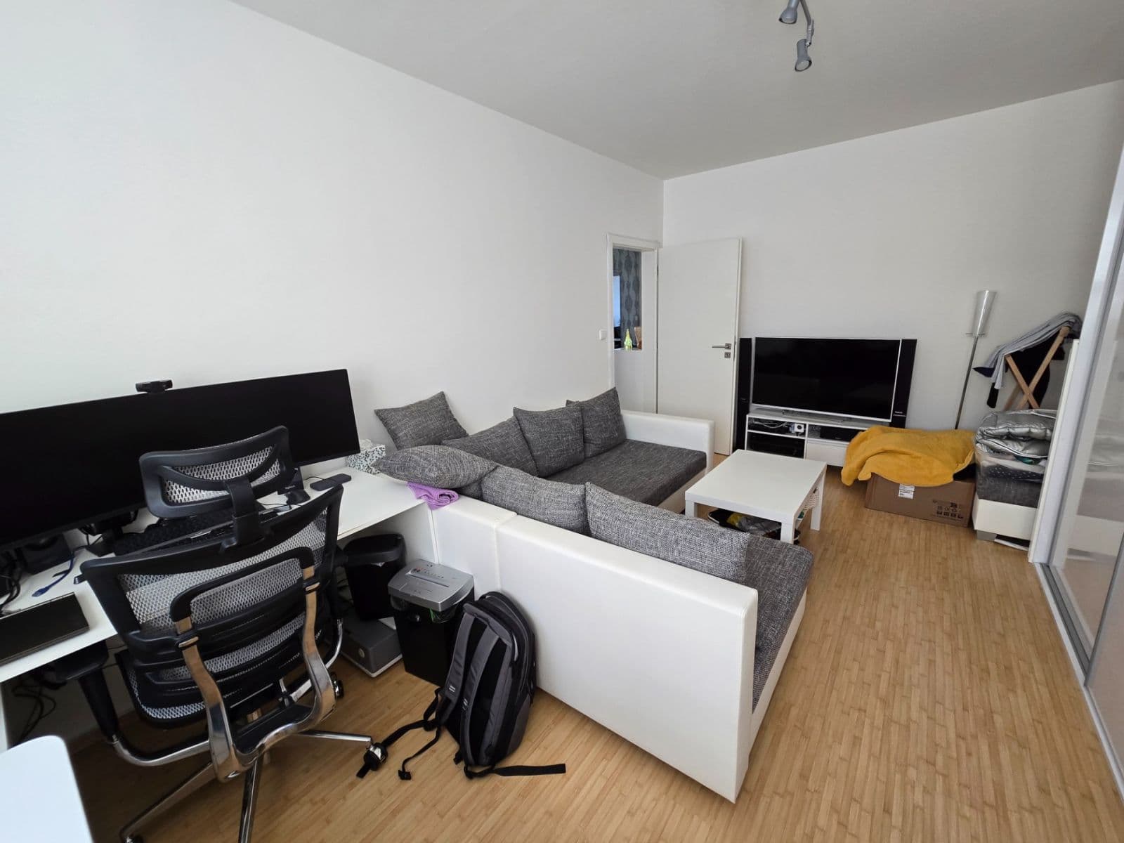 Prenájom bytu 3-izbový 106 m², Jabloňová, Uherské Hradiště, Zlínský kraj Prenájom bytu 3-izbový 106 m², Jabloňová, Uherské Hradiště, Zlínský kraj