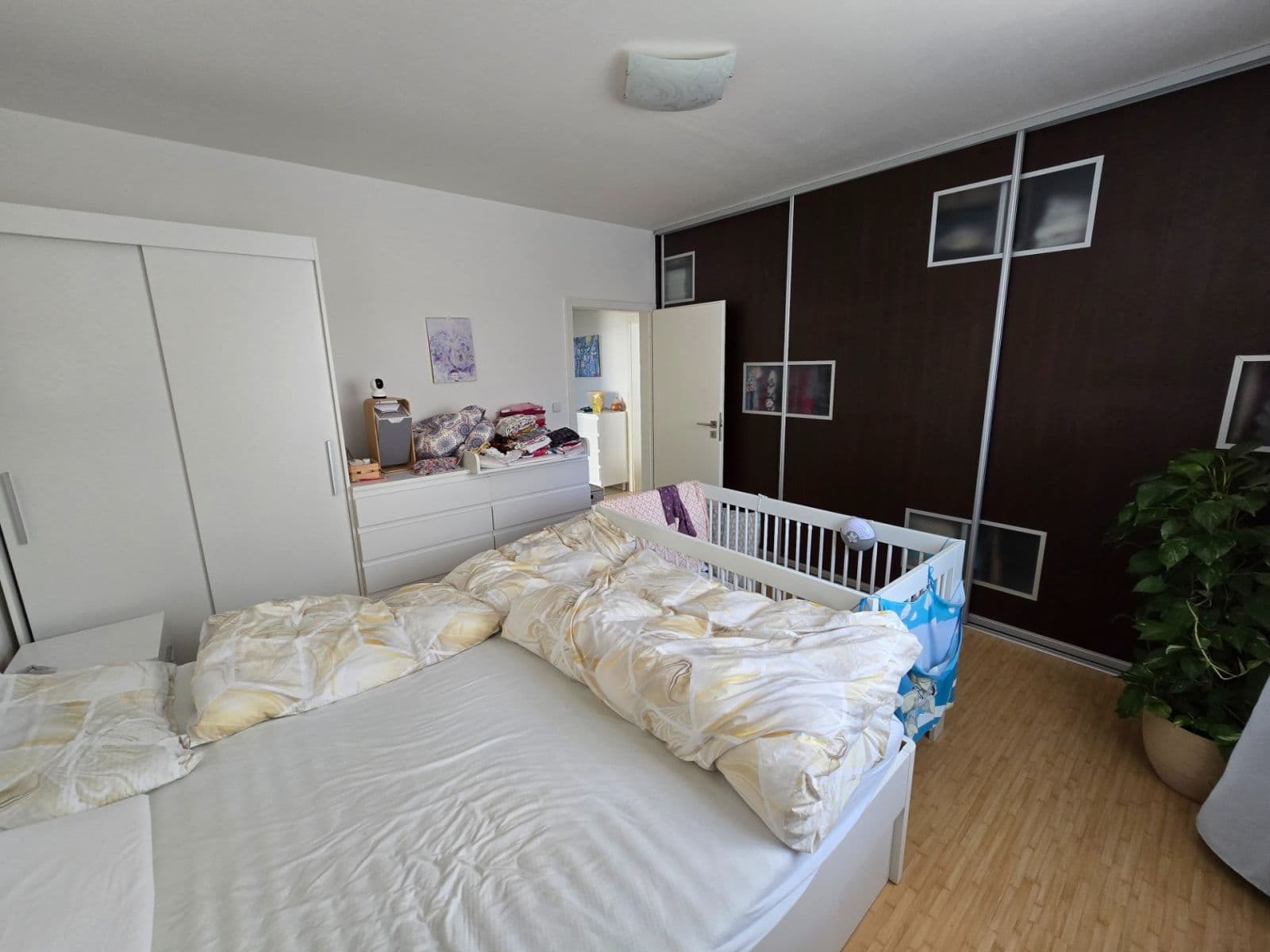 Prenájom bytu 3-izbový 106 m², Jabloňová, Uherské Hradiště, Zlínský kraj Prenájom bytu 3-izbový 106 m², Jabloňová, Uherské Hradiště, Zlínský kraj