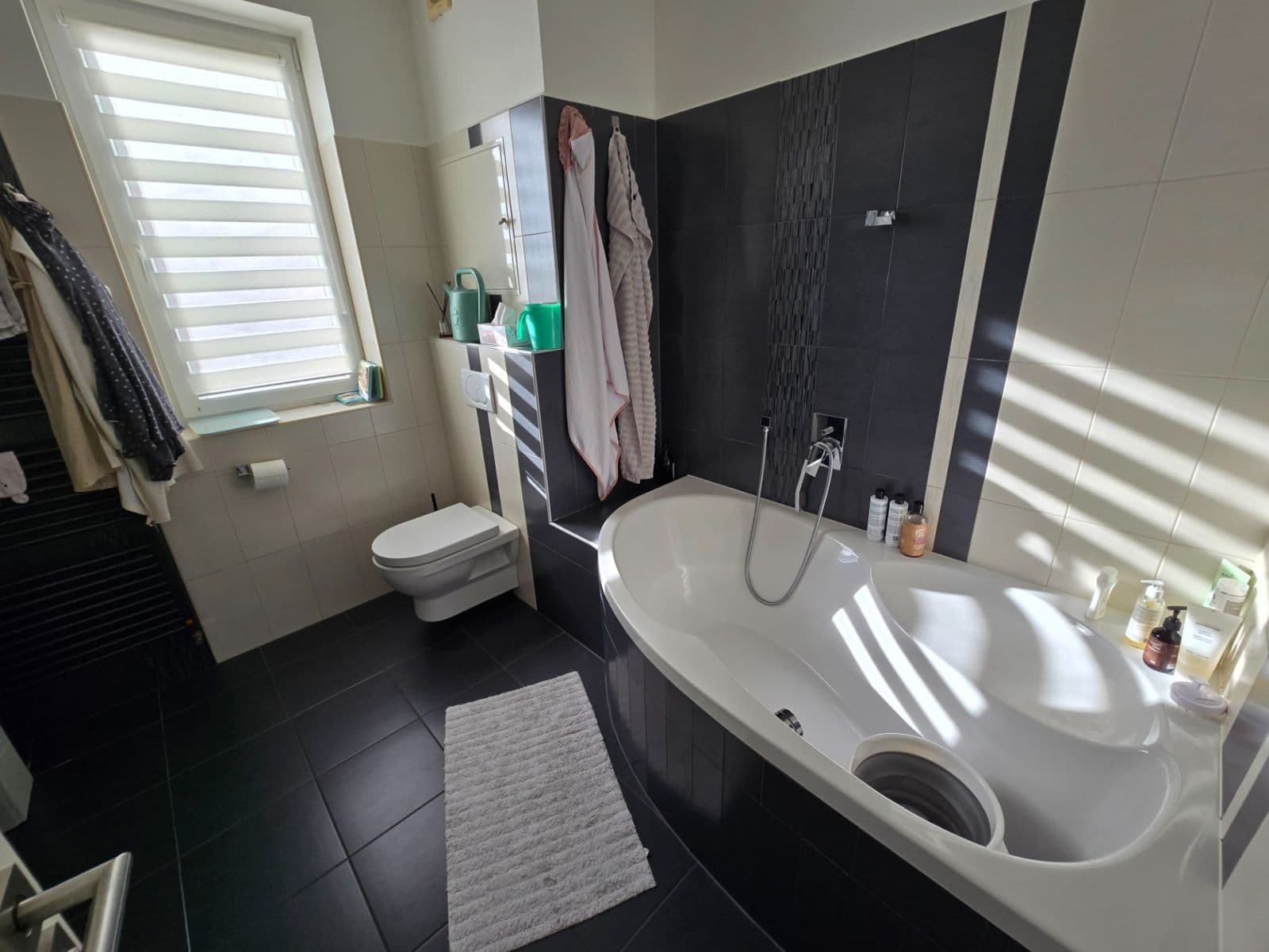Prenájom bytu 3-izbový 106 m², Jabloňová, Uherské Hradiště, Zlínský kraj Prenájom bytu 3-izbový 106 m², Jabloňová, Uherské Hradiště, Zlínský kraj