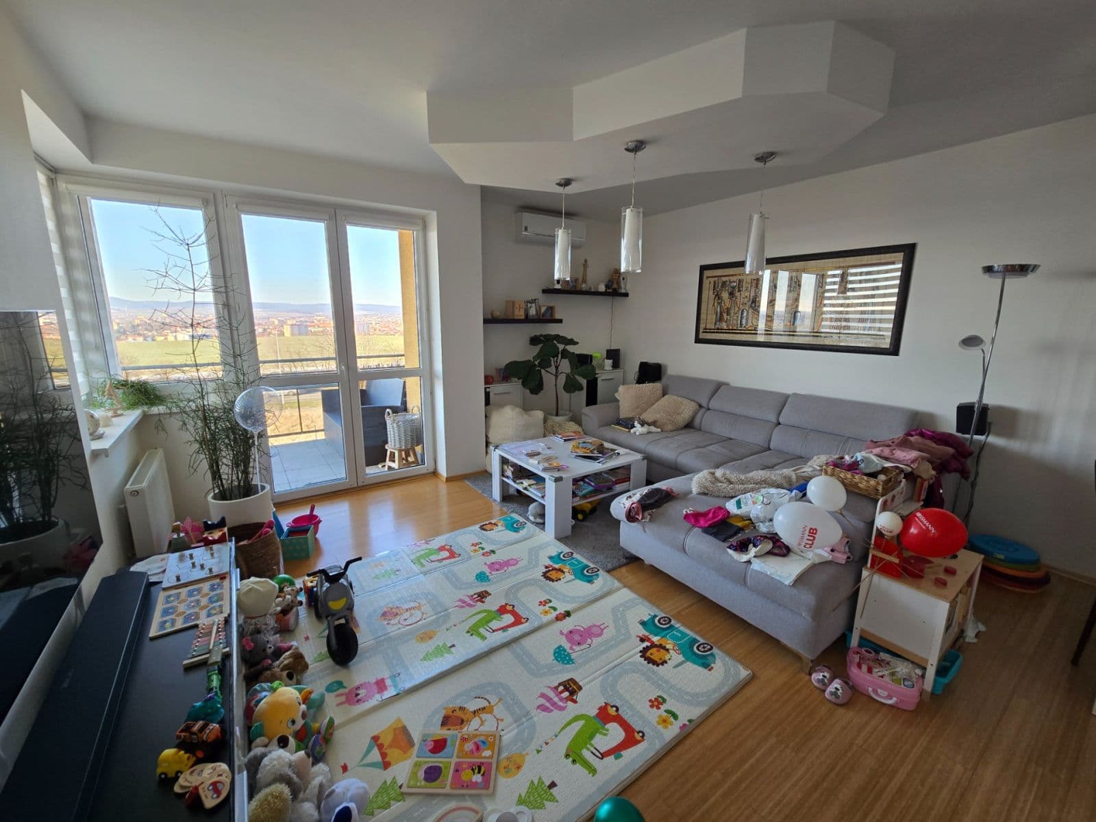 Prenájom bytu 3-izbový 106 m², Jabloňová, Uherské Hradiště, Zlínský kraj Prenájom bytu 3-izbový 106 m², Jabloňová, Uherské Hradiště, Zlínský kraj
