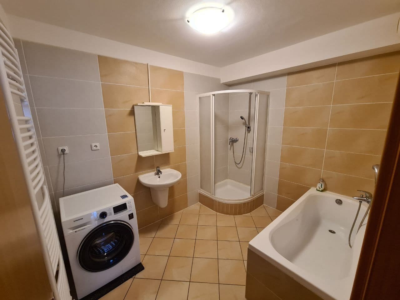 Prenájom bytu 3-izbový 105 m², Vodní, Brno, Jihomoravský kraj Prenájom bytu 3-izbový 105 m², Vodní, Brno, Jihomoravský kraj