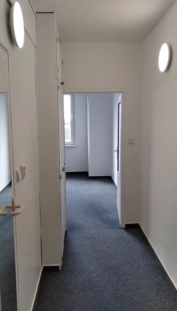 Prenájom bytu 1-izbový 21 m², Trnovská, Pardubice, Pardubický kraj Prenájom bytu 1-izbový 21 m², Trnovská, Pardubice, Pardubický kraj