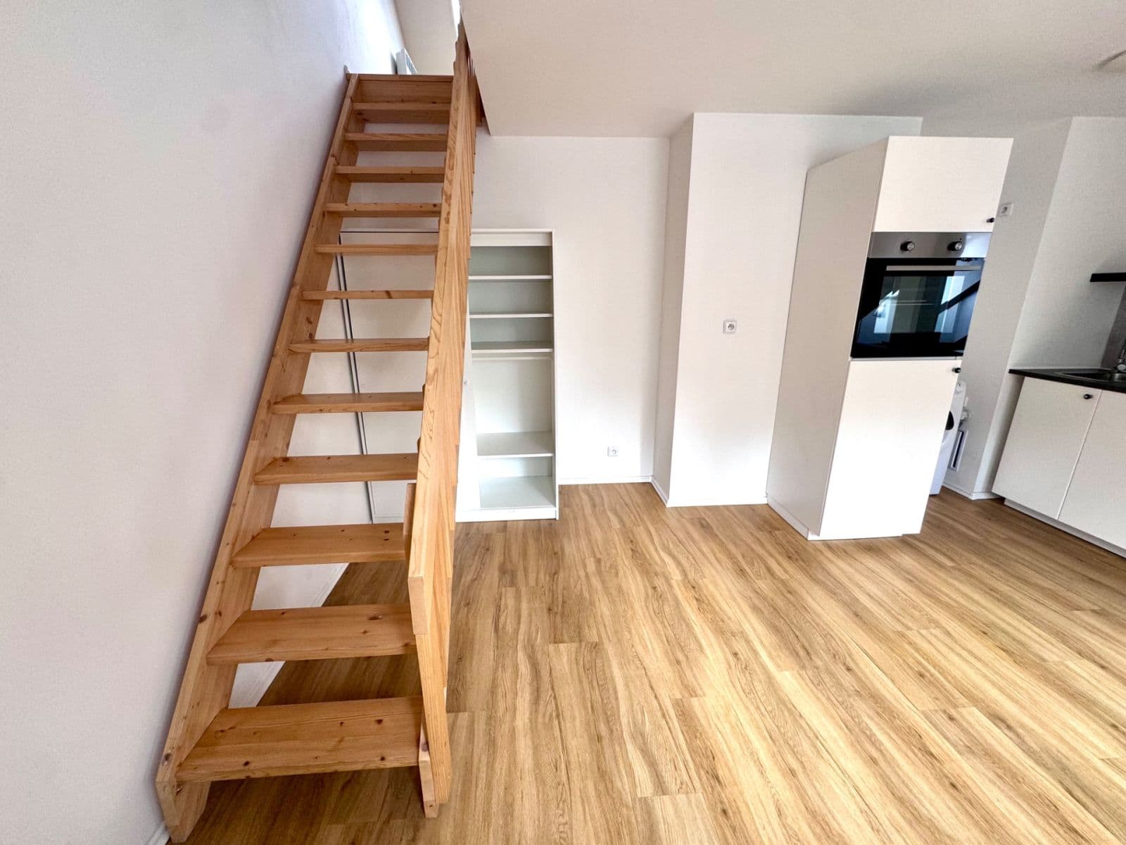 Prenájom bytu 2-izbový 67 m², Kollárova, Praha, Praha Prenájom bytu 2-izbový 67 m², Kollárova, Praha, Praha