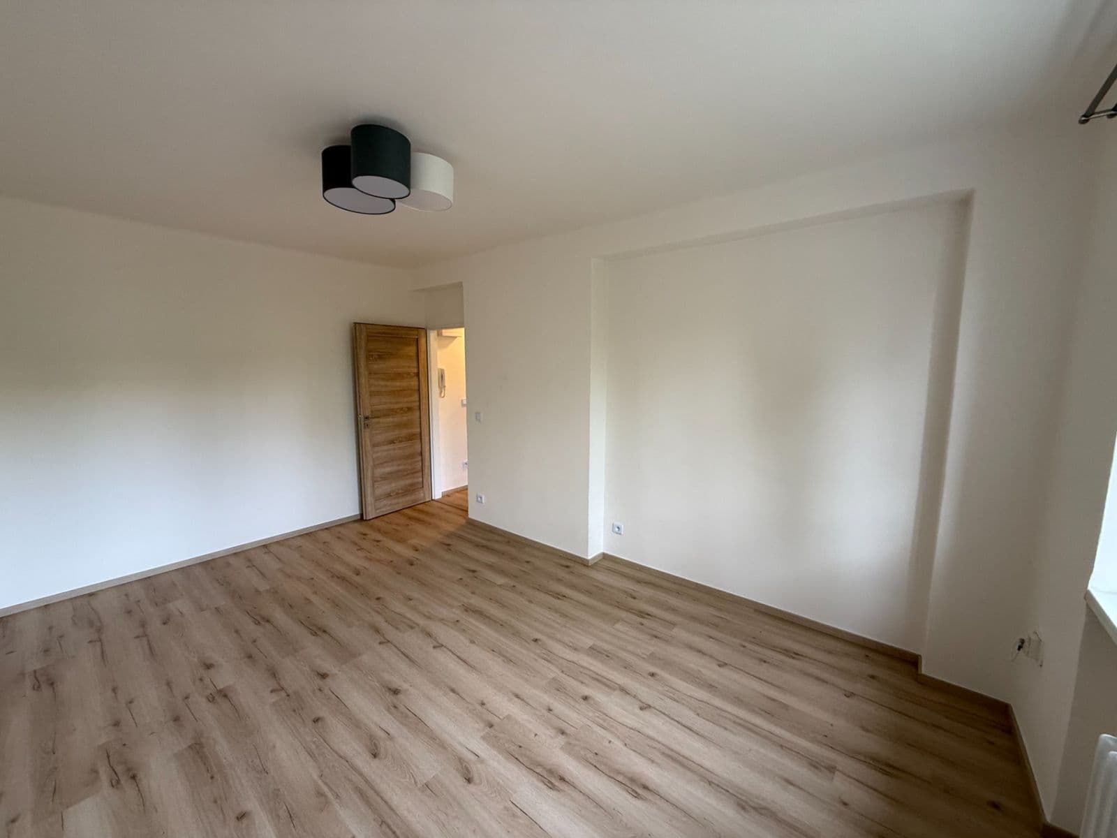 Prenájom bytu 3-izbový 54 m², náměstí Na Balabence, Praha, Praha Prenájom bytu 3-izbový 54 m², náměstí Na Balabence, Praha, Praha