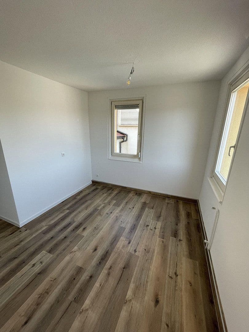 Prenájom bytu 3-izbový 70 m², Tuttlingen, Bádensko-Wurttembersko Prenájom bytu 3-izbový 70 m², Tuttlingen, Bádensko-Wurttembersko
